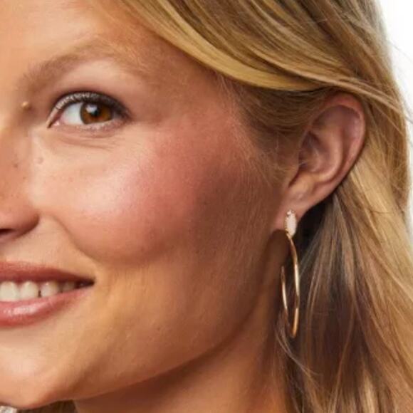 Kendra Scott Gold Peach Hoop Earrings - Picture 1 of 7